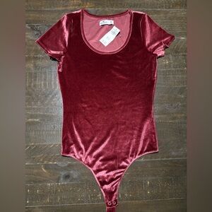 NWT Hollister Maroon Velveteen Short Sleeve Bodysuit Sz Medium